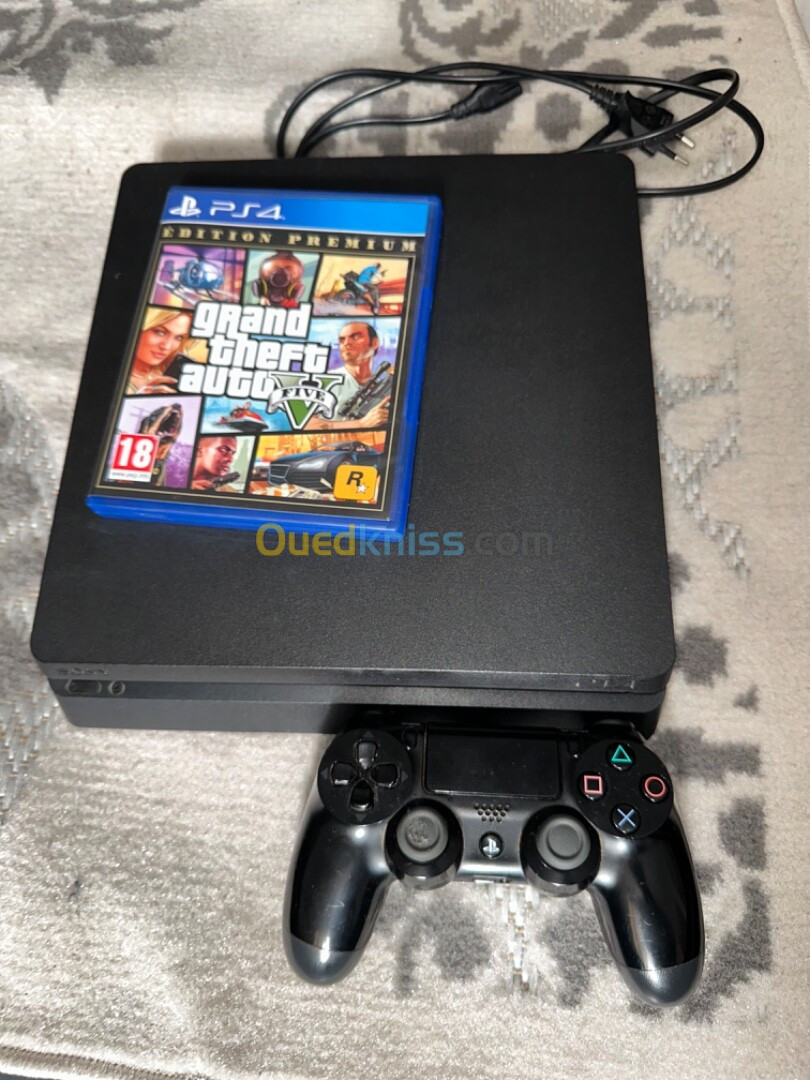 Ps4 slim 1TO + cd gta 5 + manette original 