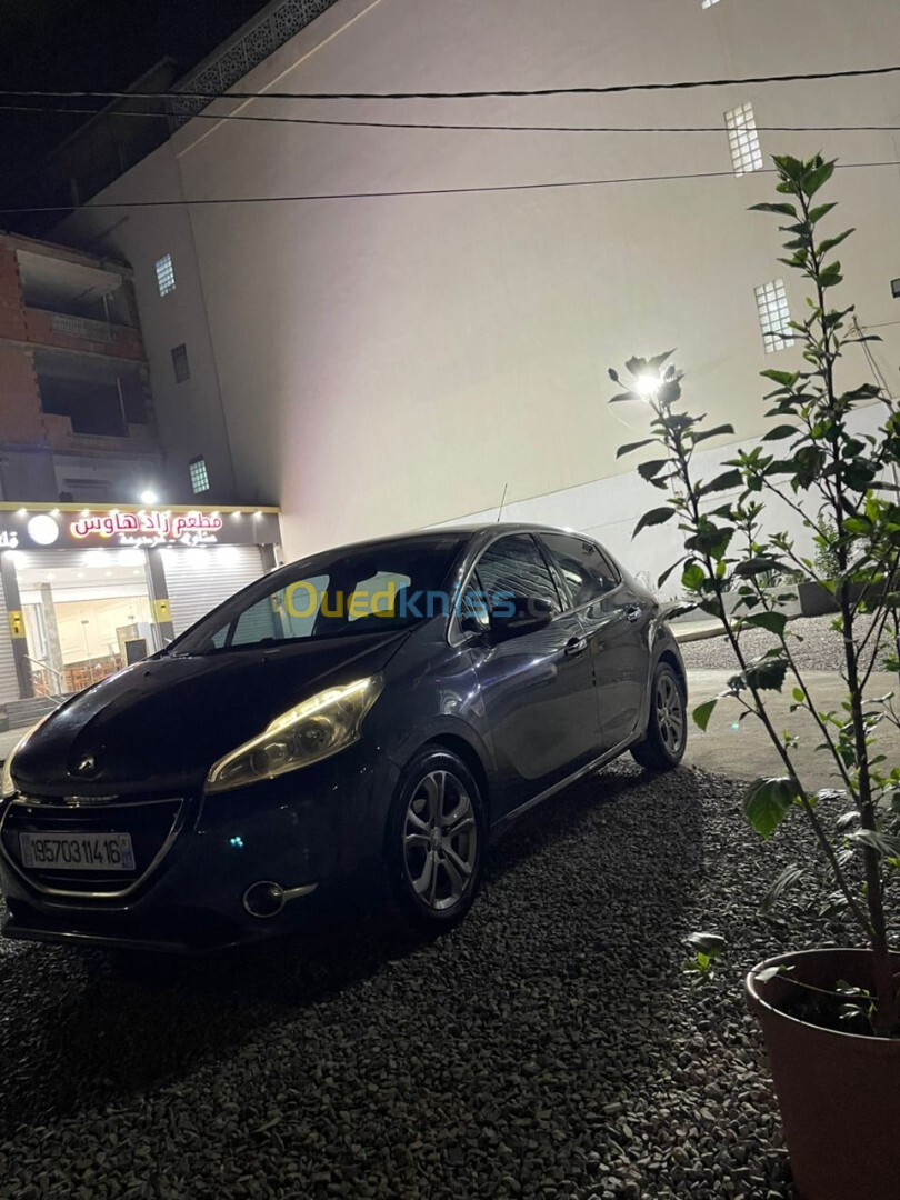 Peugeot 208 2014 Allure