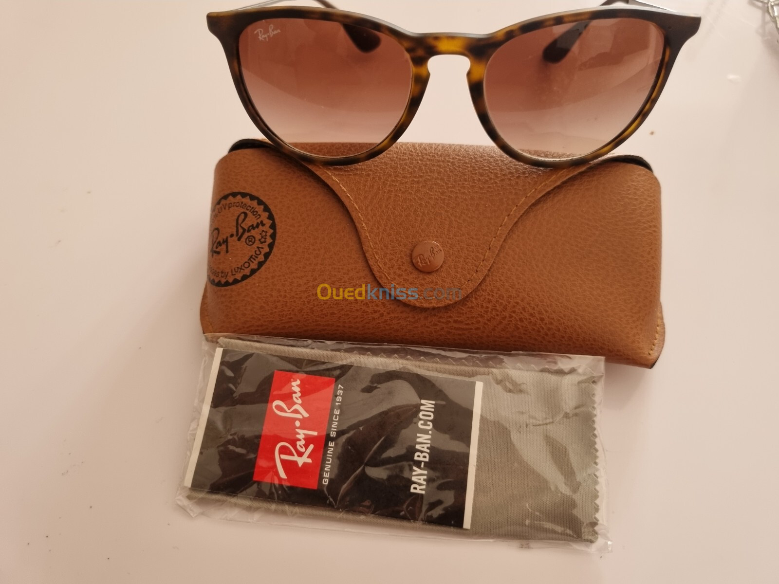 نظارات ray ban صنع في إيطاليا 