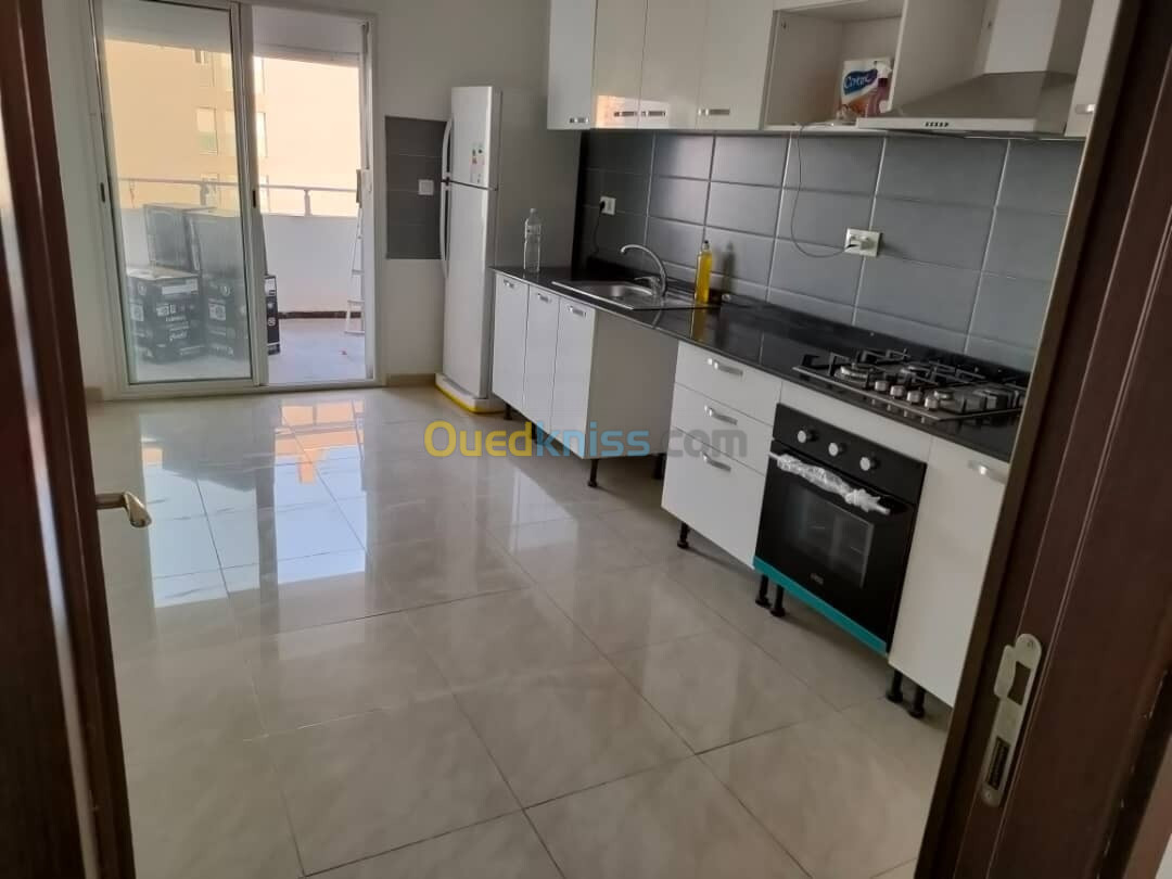 Location Appartement F4 Oran Bir el djir