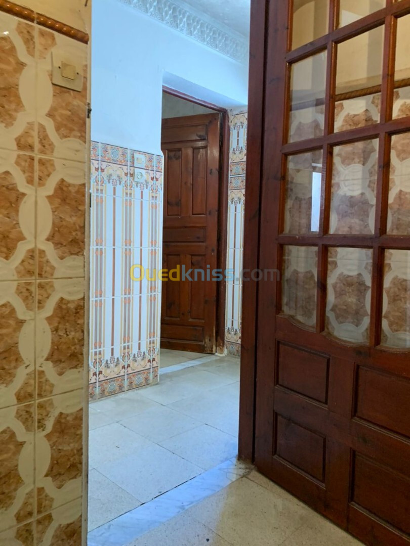 Location Appartement F4 Alger Belouizdad