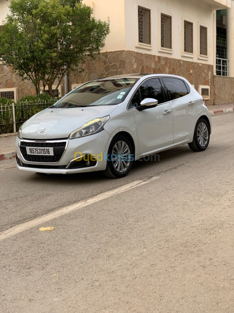 Peugeot 208 2015 Allure Facelift