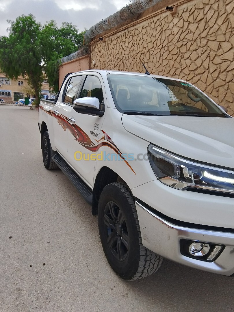 Toyota Hilux 2022 LEGEND DC 4x4