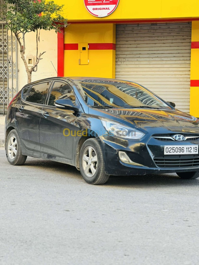 Hyundai Accent RB  4 portes 2012 