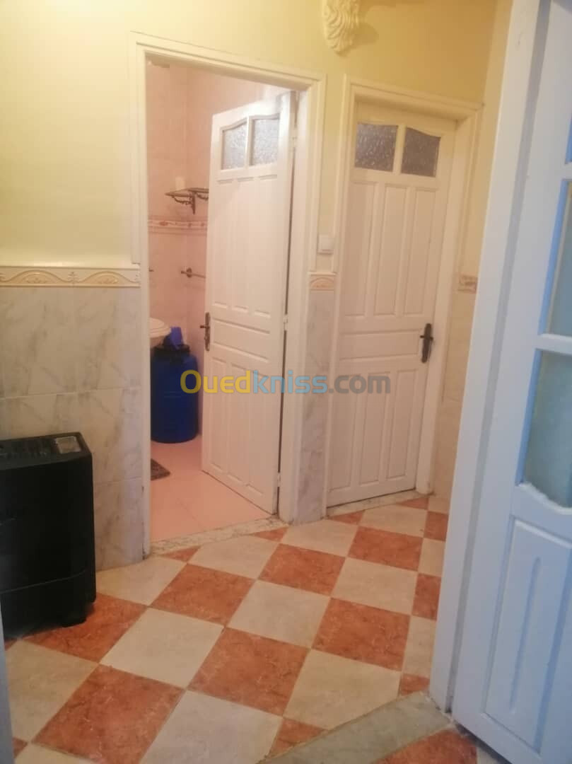 Location vacances Niveau De Villa F1 Alger Bordj el kiffan