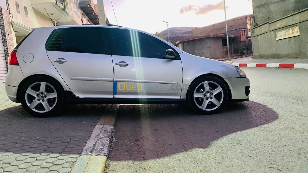 Volkswagen Golf 5 2007 R32