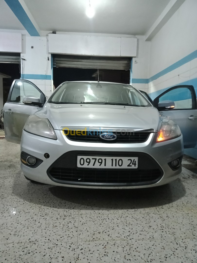 Ford Focus 4 portes 2010 Focus 4 portes