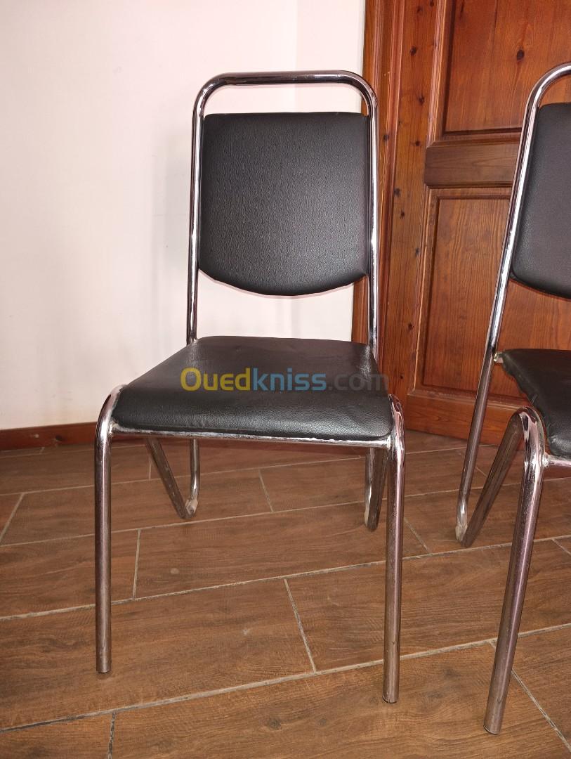 2 chaises visiteurs solides