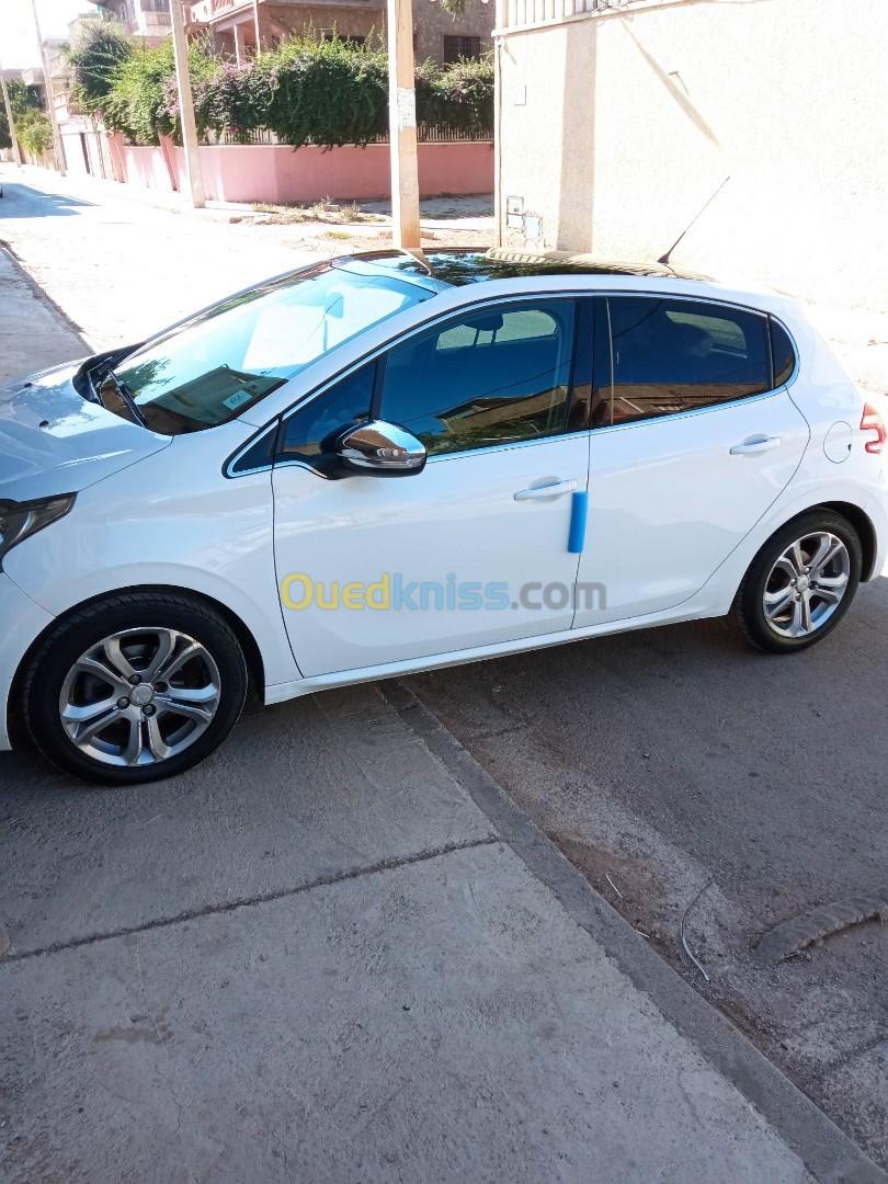 Peugeot 208 2020 208