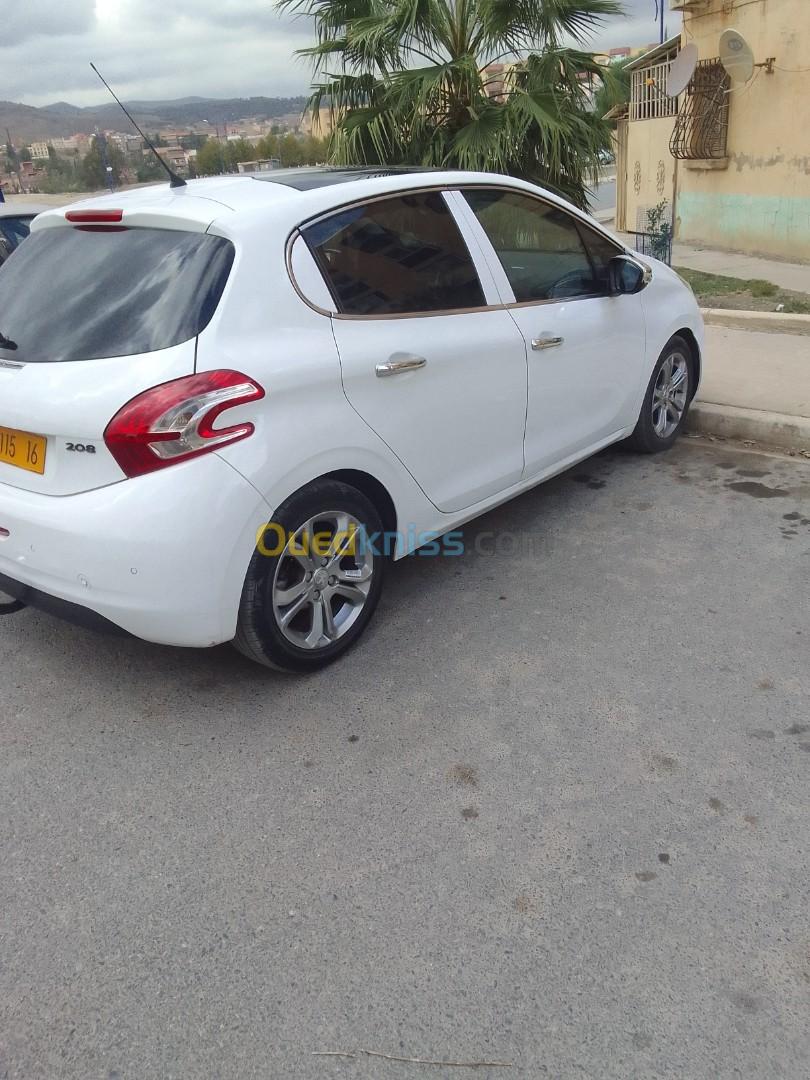 Peugeot 208 2015 Allure