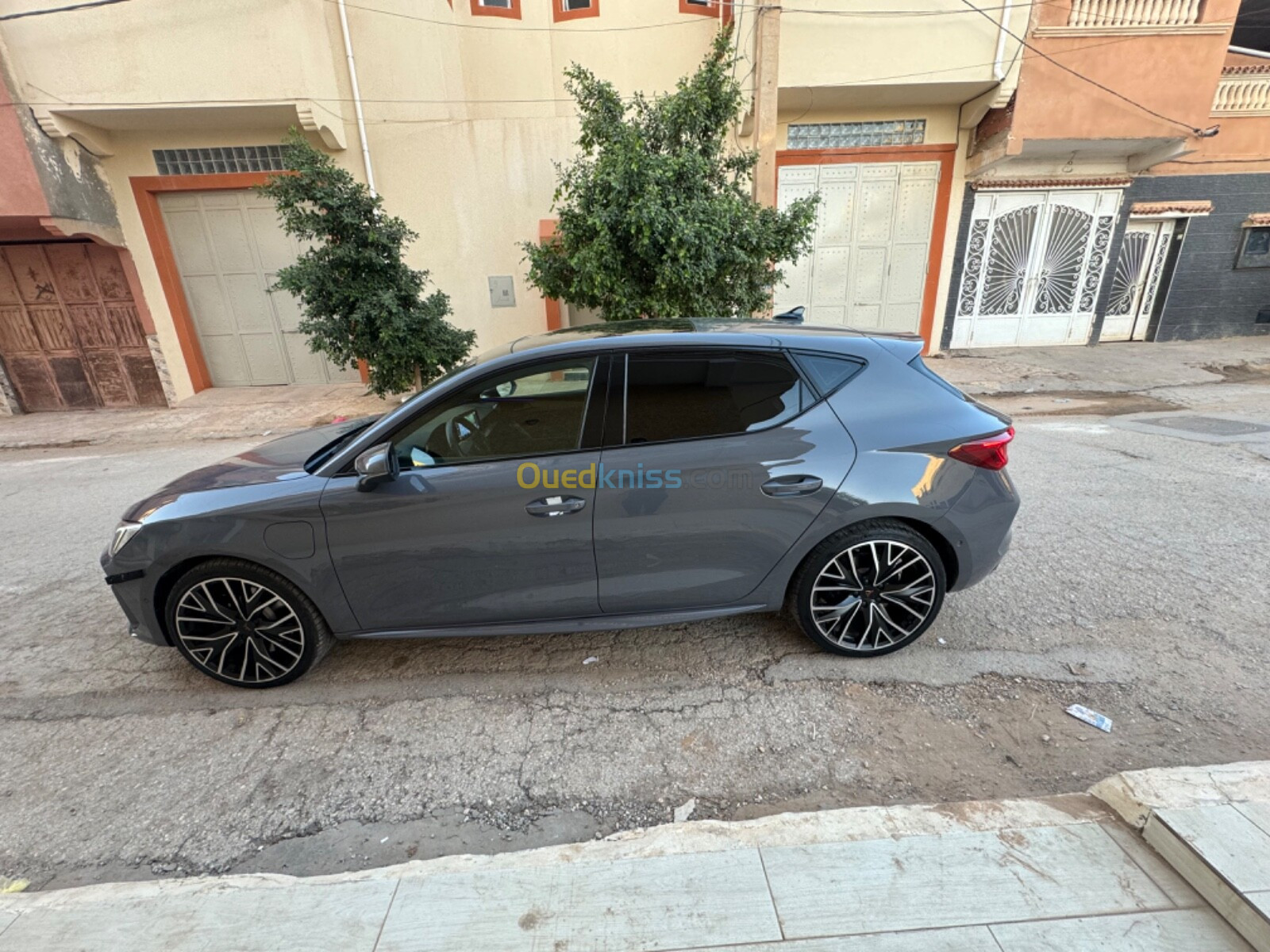 CUPRA R 2021 Sport