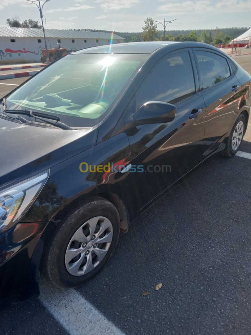 Hyundai Accent RB  4 portes 2017 Accent RB  4 portes