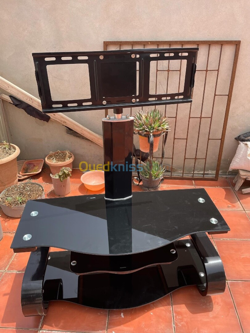 Table TV Moderne avec Support Murale Intégré