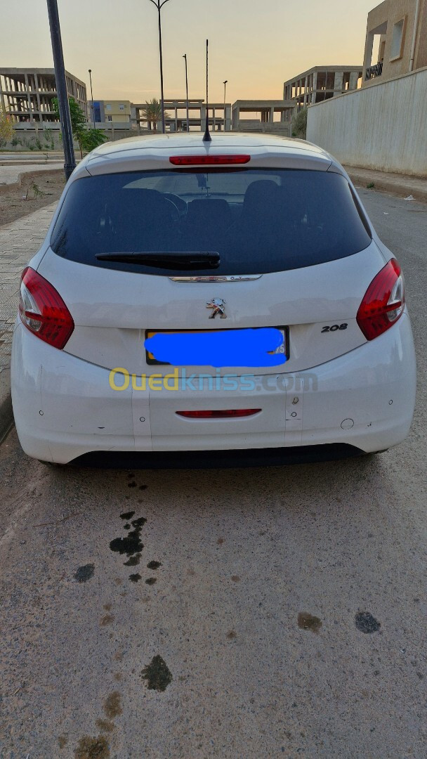 Peugeot 208 2015 Allure