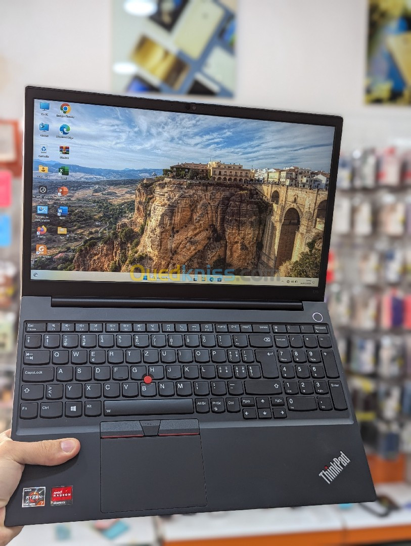 LENOVO THINKPAD E15   AMD RYZEN 7 4700U 16GB RAM 512 SSD  ECRAN 15.6" FULL HD