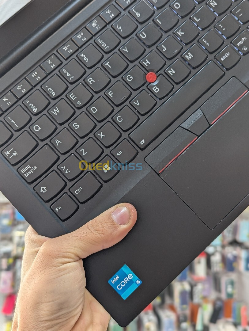 LENOVO THINKPAD E14 I5 1135G7 8GB 256 SSD FULL HD 14 "