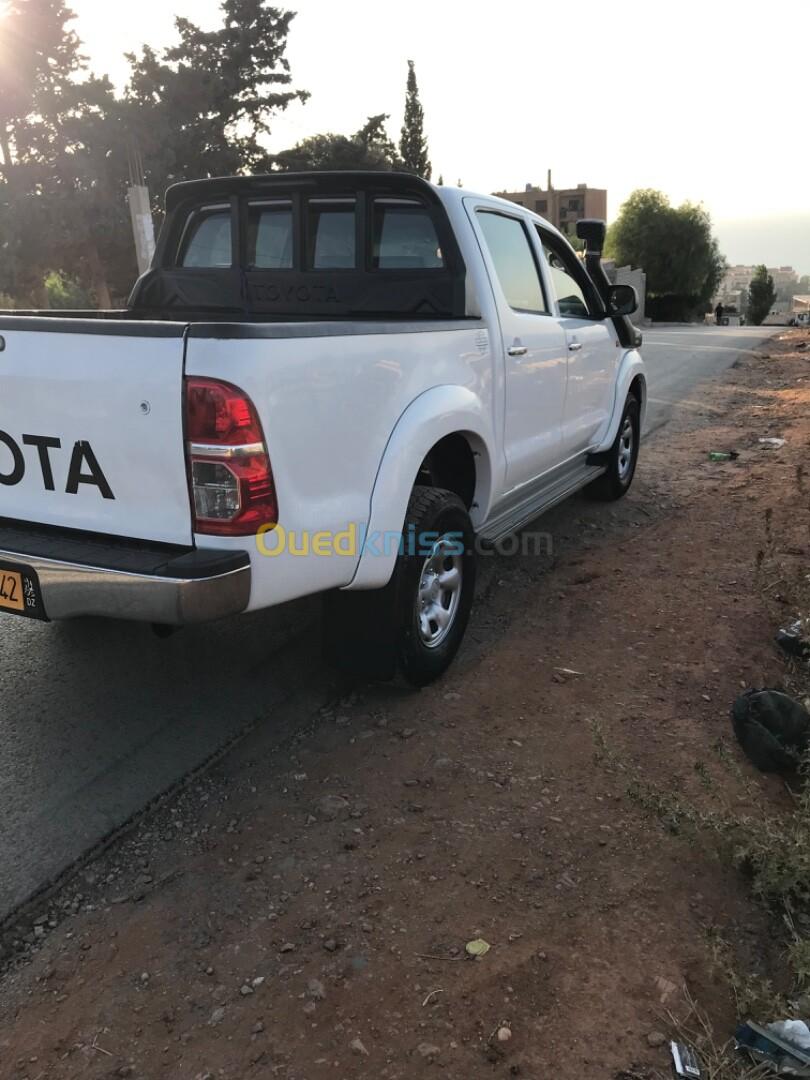 Toyota Hilux 2015 LEGEND DC 4x4