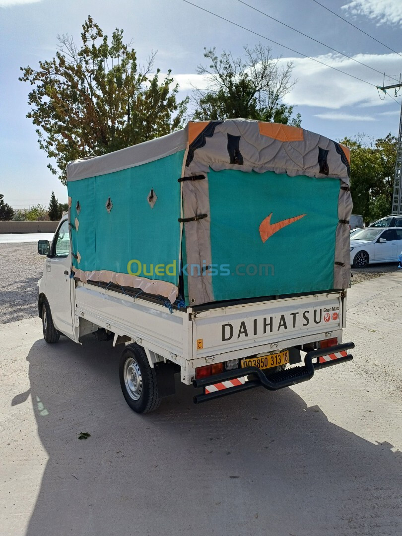 Dauhatsu Daihatsu 2013