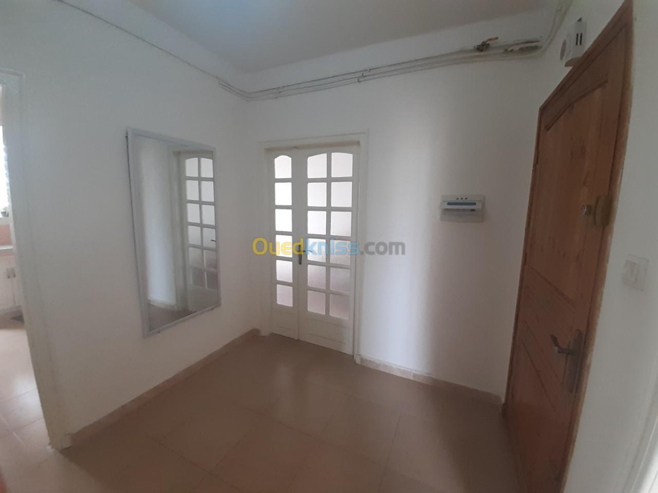 Location Appartement F4 Alger Bordj el bahri