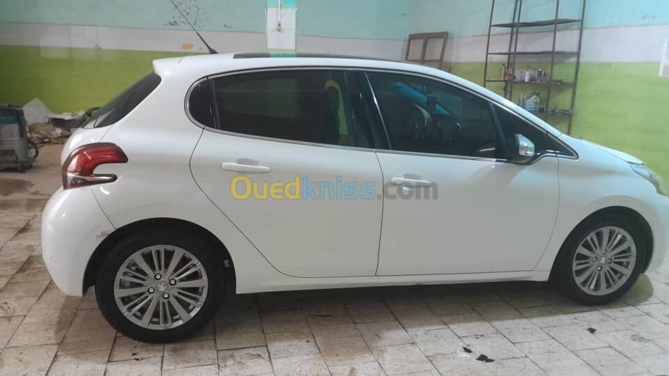 Peugeot 208 2018 Allure Facelift