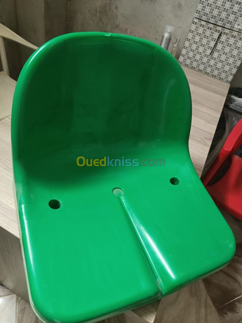 Chaise de tribunes pour les stades