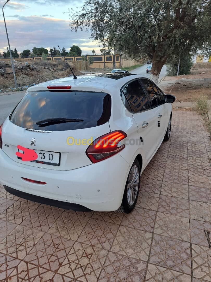 Peugeot 208 2015 Allure Facelift