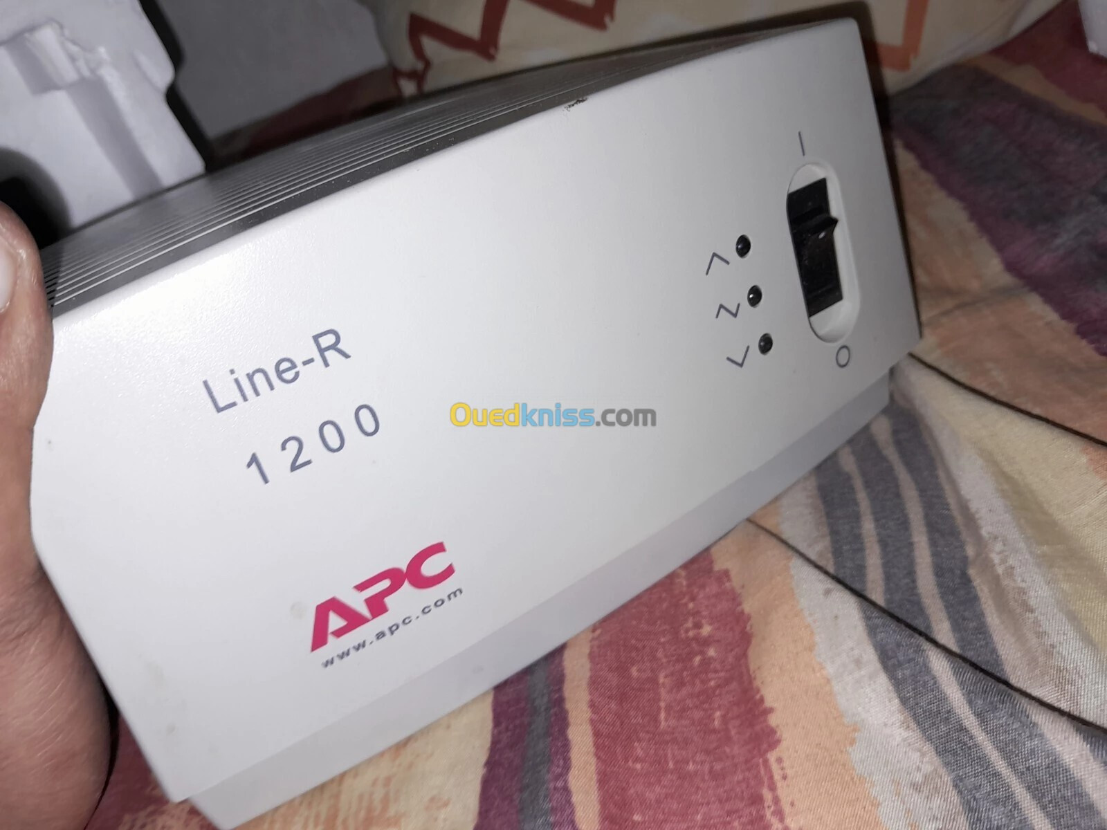 Voltage regulator APC Line-R 1200w Neuf jamais utilisé