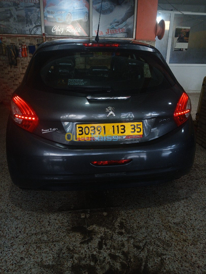 Peugeot 208 2013 