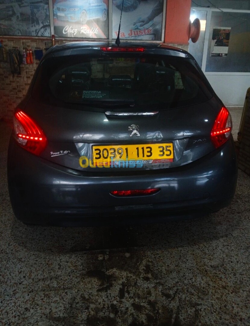 Peugeot 208 2013 