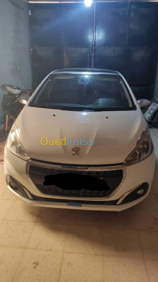 Peugeot 208 2015 Allure Facelift