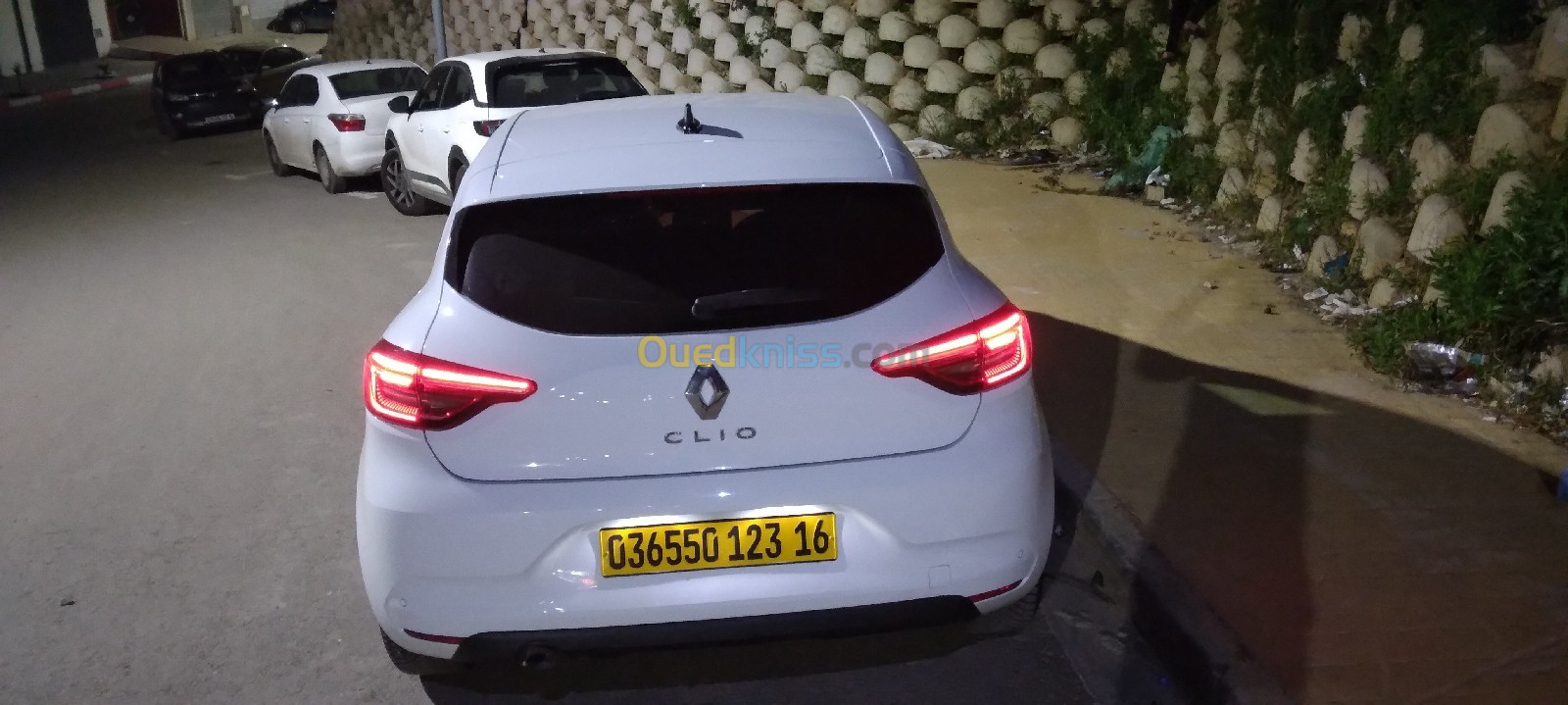 Renault Clio 1.0 tce esence 2023 1