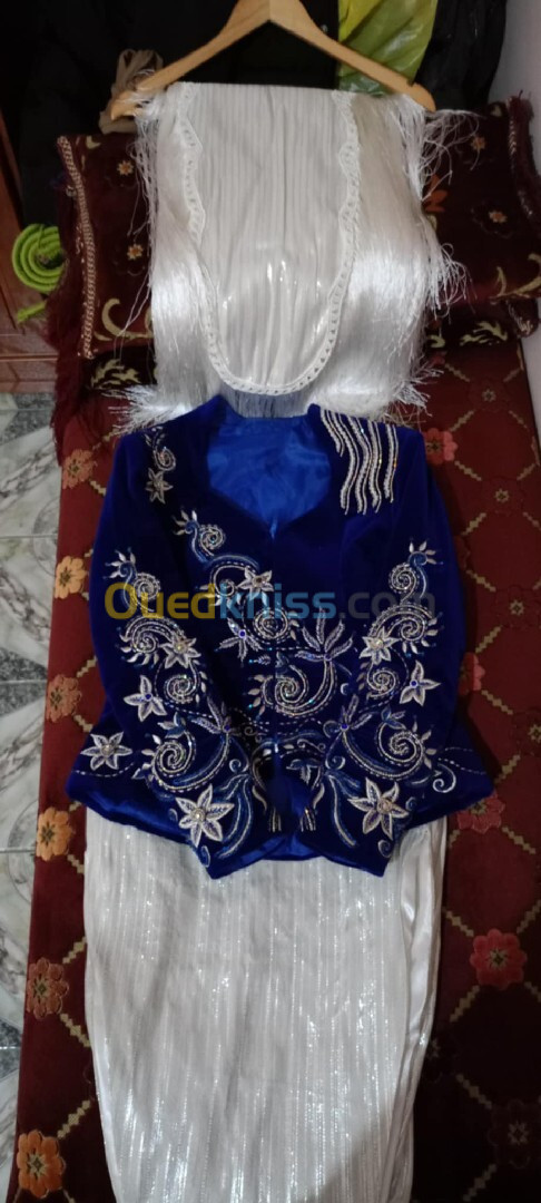 Des tenues traditionnelles Tlemcenniens à vendre 