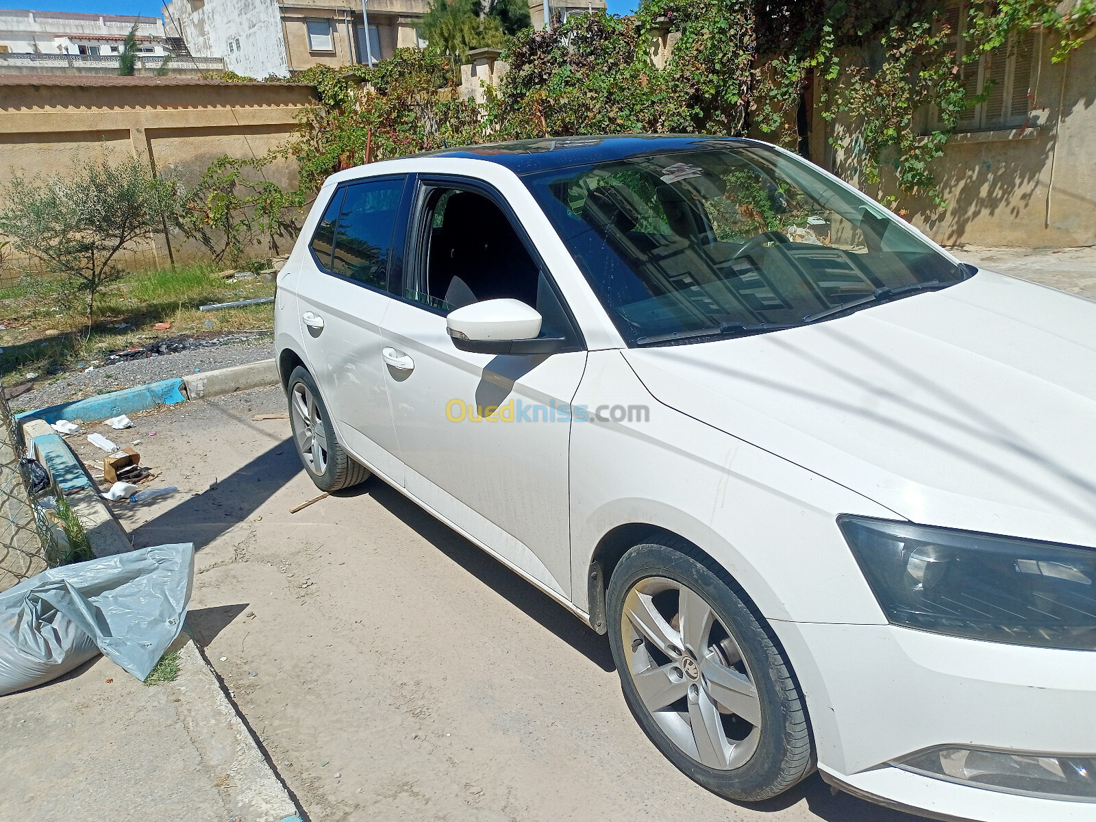 Skoda Fabia 2016 Style (avec toit panoramique)