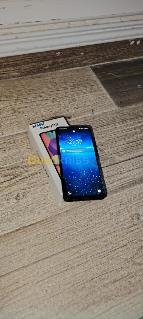 Samsung M22