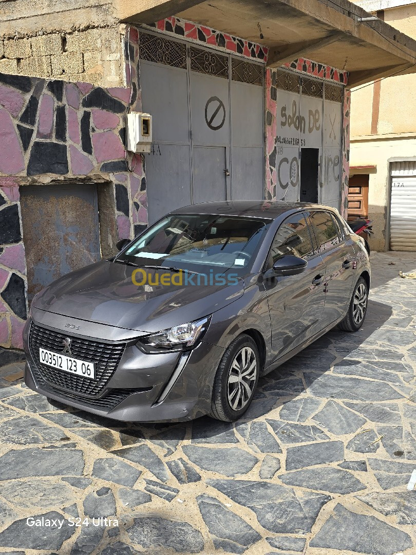 Peugeot 208 2023 Essence