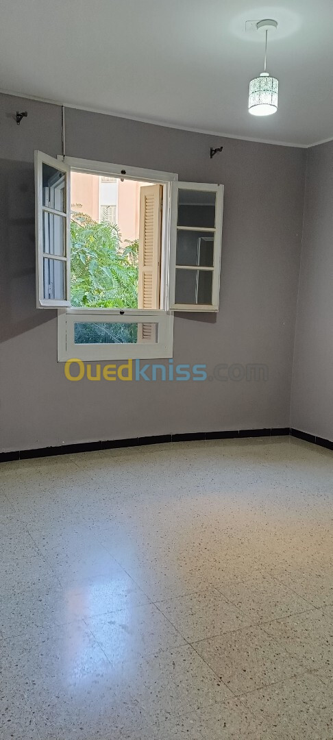 Location Appartement F3 Alger Saoula