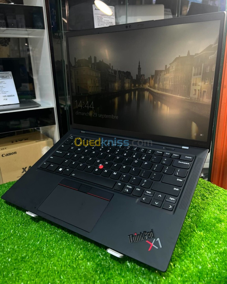 Lenovo Thinkpad X1 Carbon Gen 10 i5 12 16 Ram 512 ssd ecran 3K etat 10/10