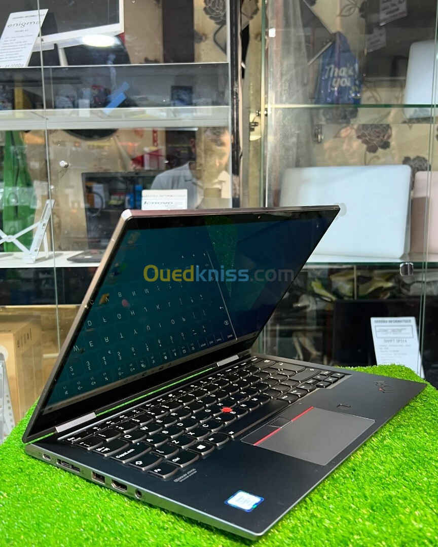 Lenovo X1 Yoga i7 8 Gen 16 Ram 512 ssd ecran 14 FHD tactil x360 avec stylet etat 10/10