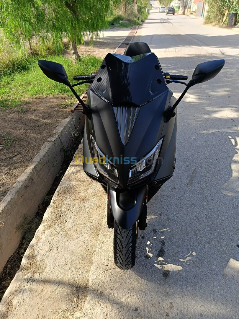 Tmax iron Yamaha 2015