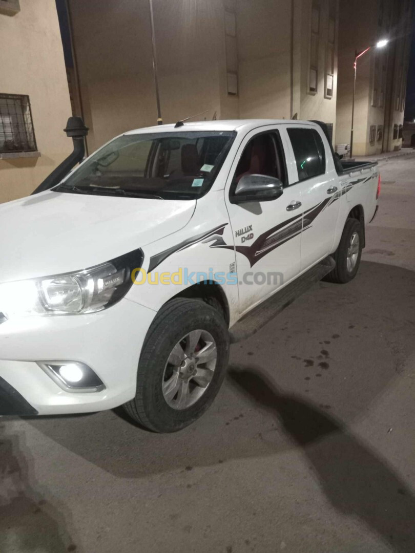 Toyota Hilux 2018 LEGEND SC 4x4