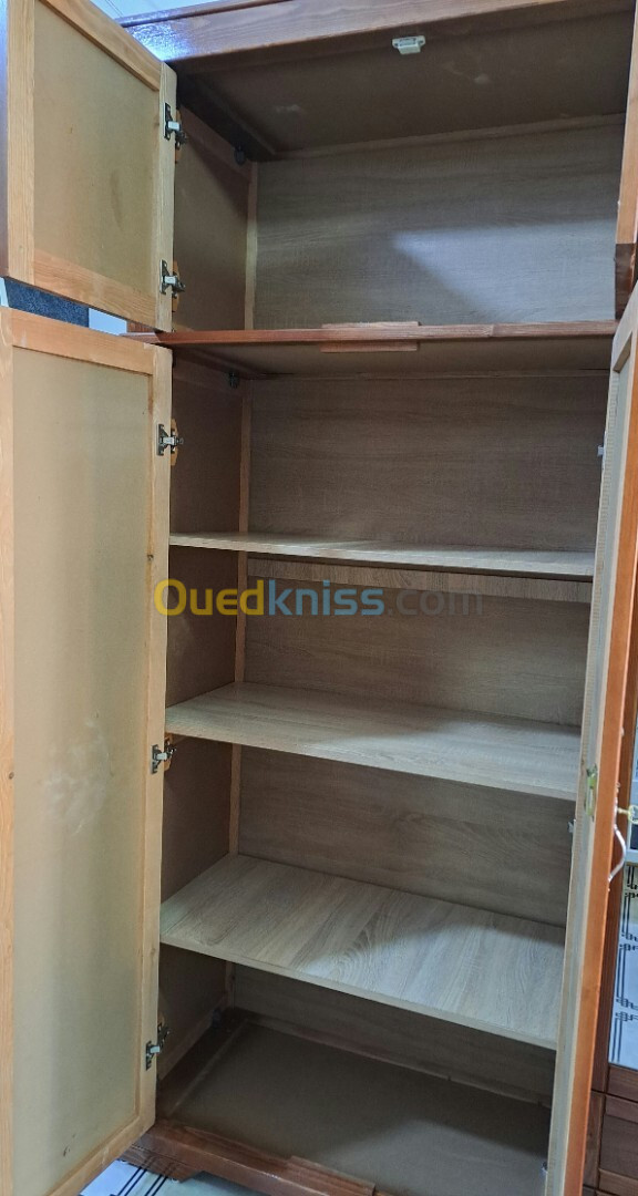 Armoire 3 + 3 en bois rouge 