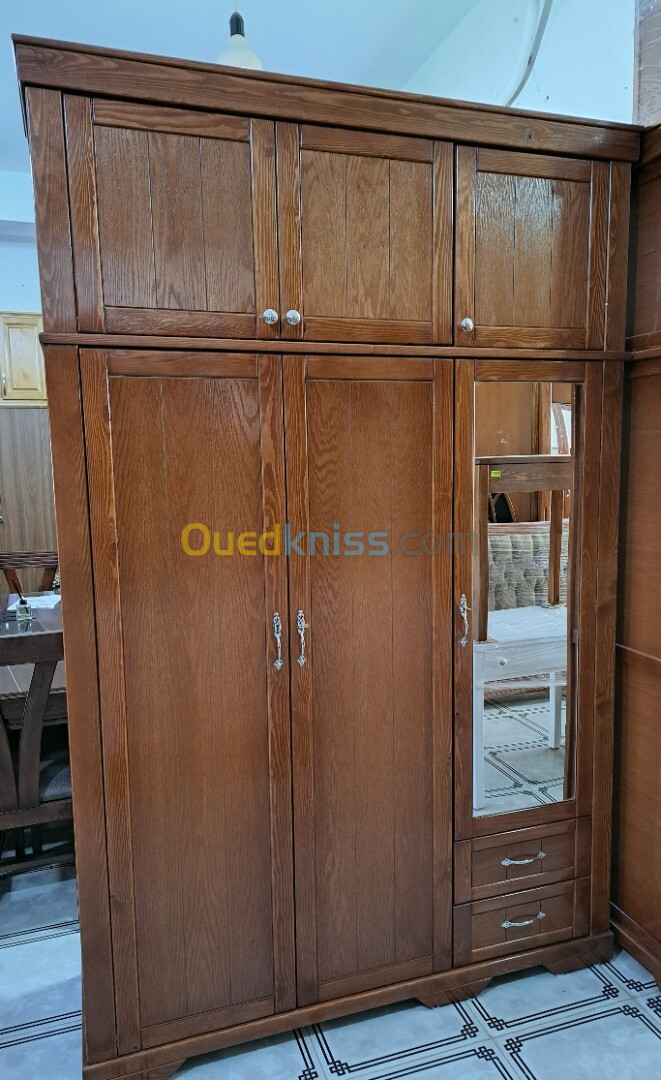 Armoire 3 + 3 en bois rouge 