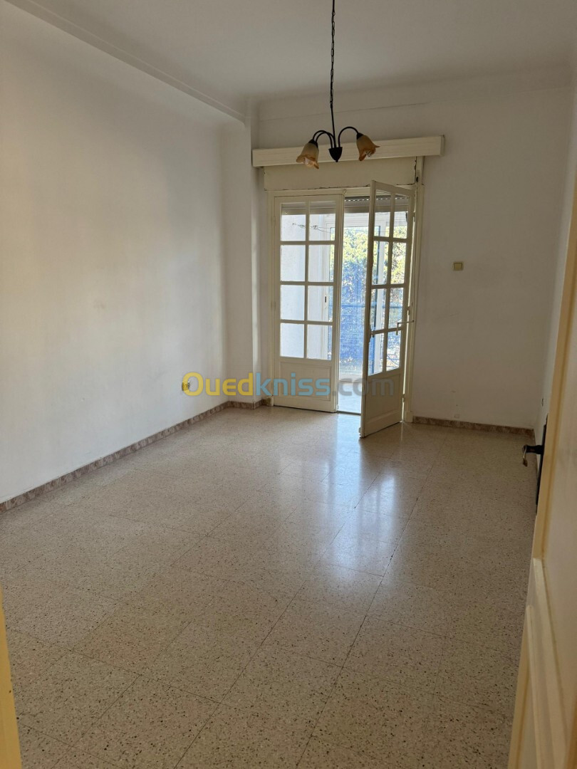 Location Appartement F4 Alger Hydra