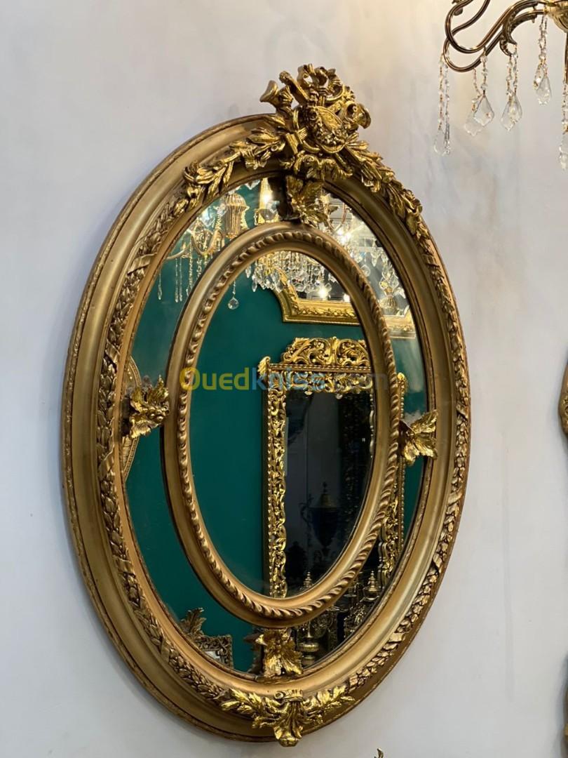  bienvenue chez Château de Versailles :  meuble egyptien console lustre horloge mirior
