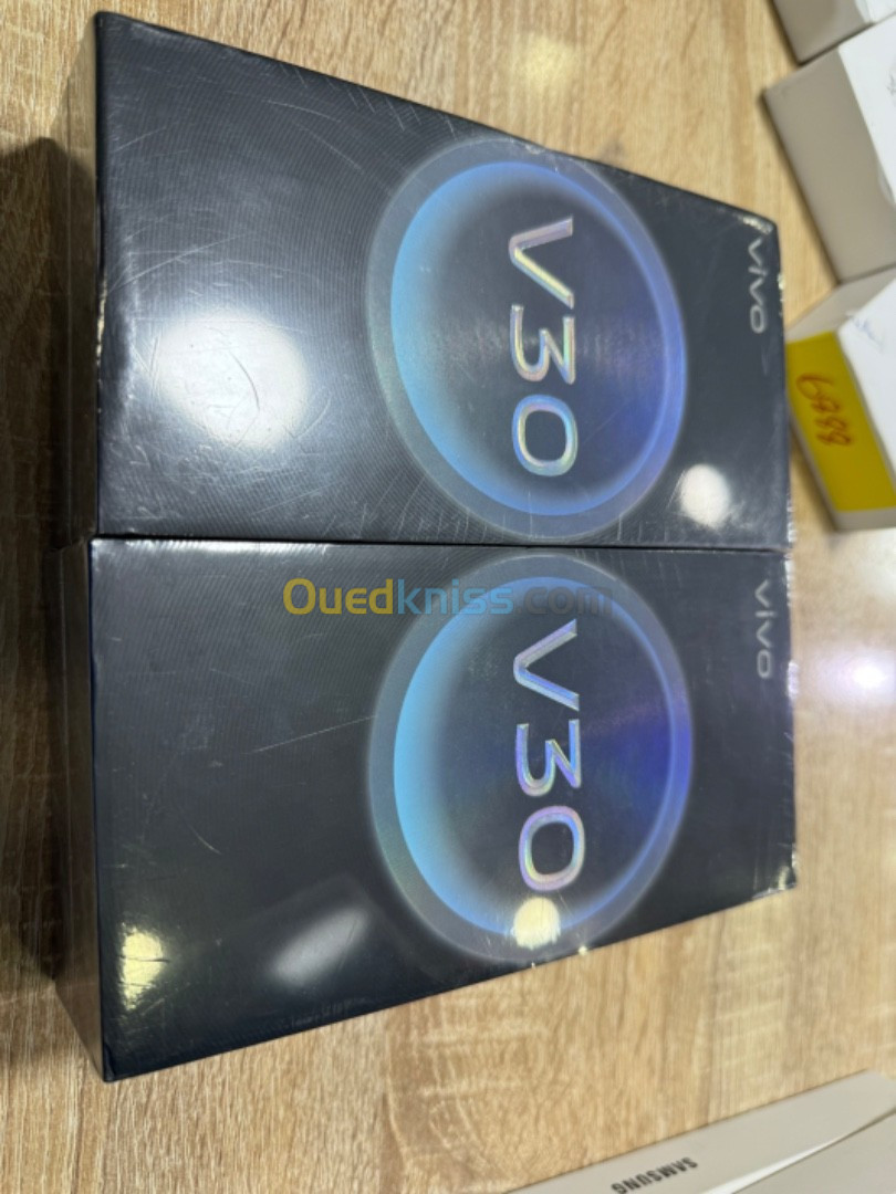 Vivo V30 12/256Gb