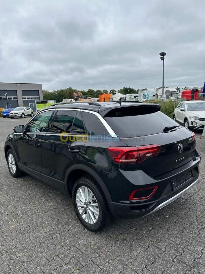 Volkswagen T-Roc 2023 Life+++