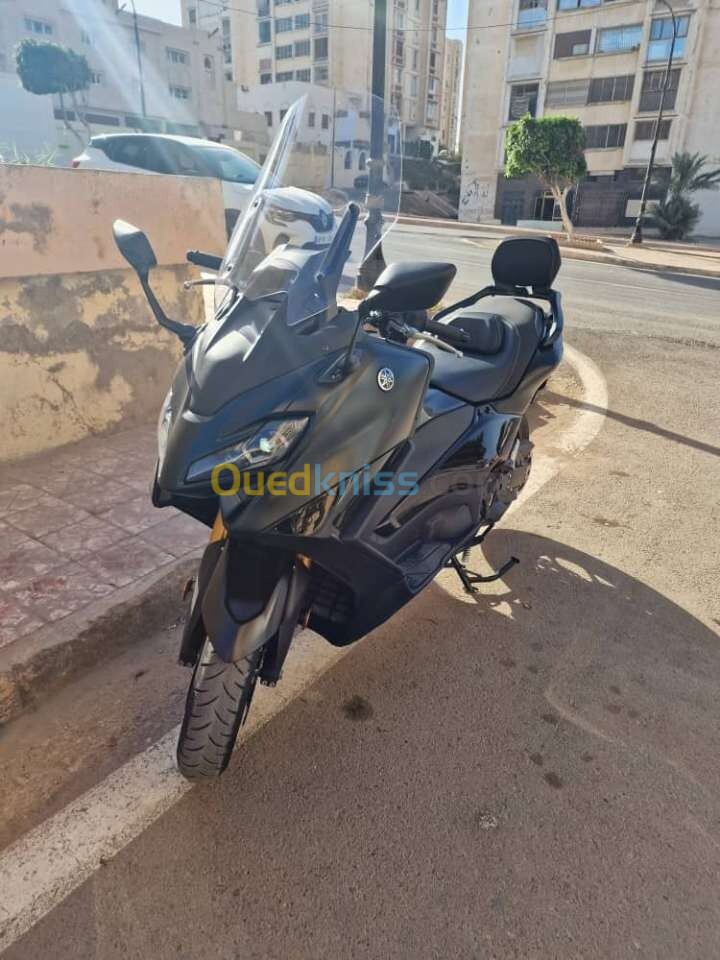 Yamaha Tmax 2024