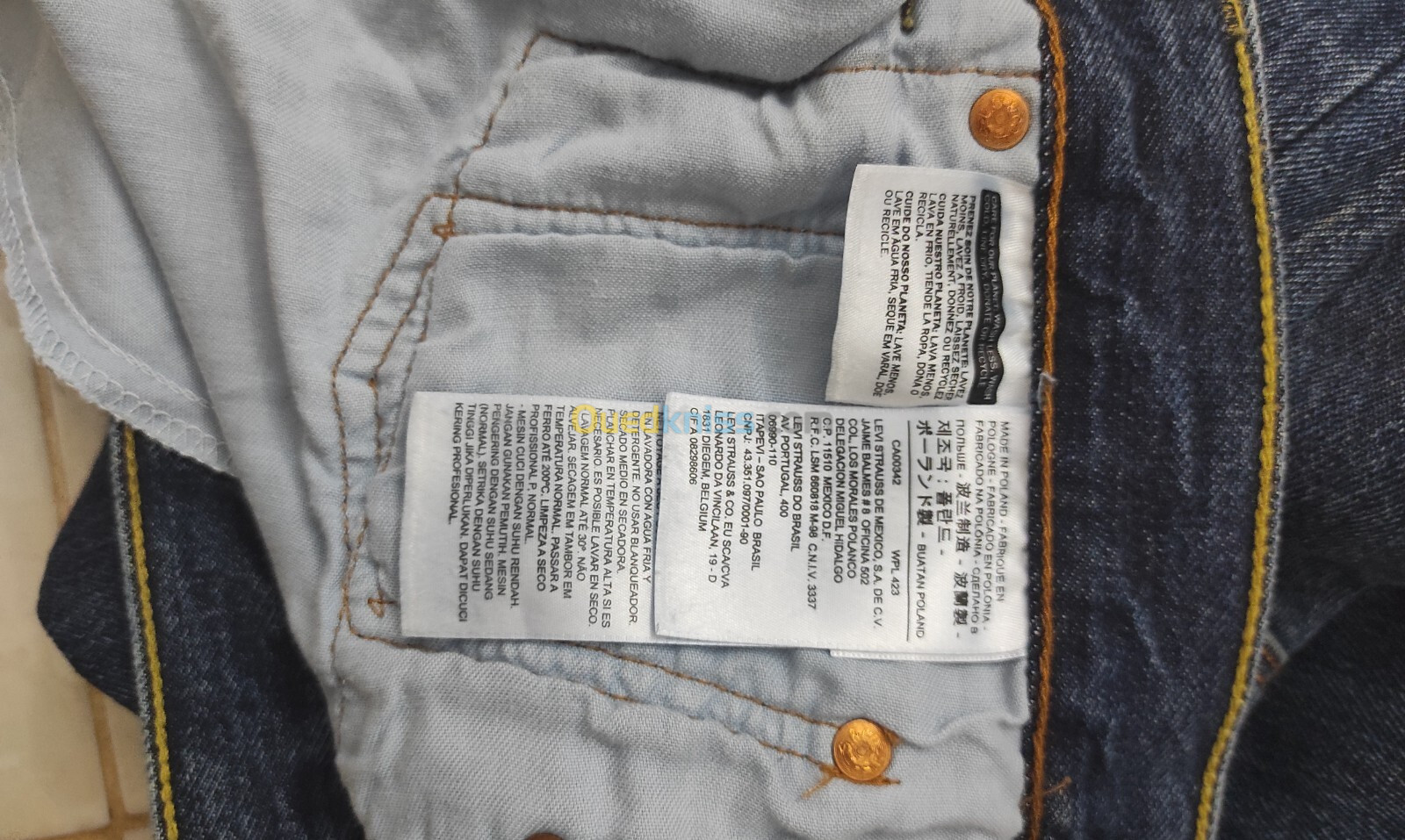 Jean 501 levis Original from UK etat neuf jamais utilisé 