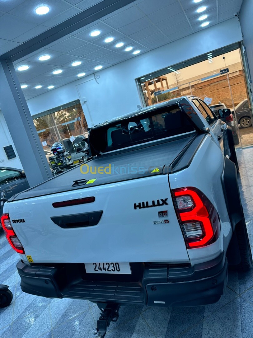 Toyota Hilux 2024 GR