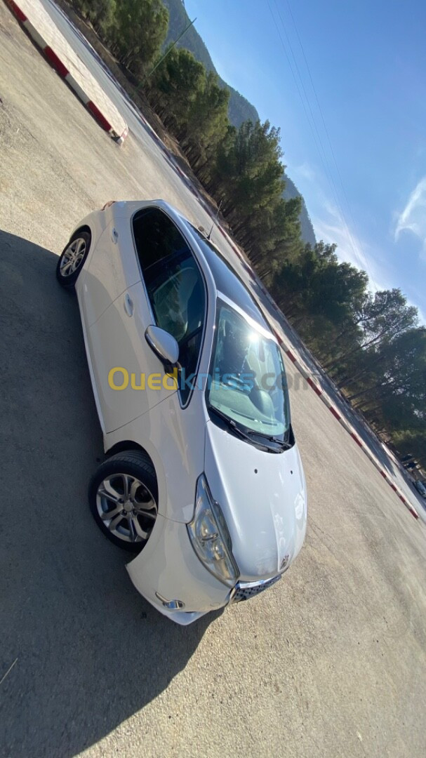 Peugeot 208 2015 Allure